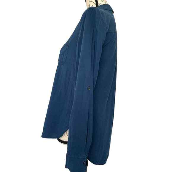 Rock & Republic Blue Roll Sleeve Button Front Shirt V-Neck Size XS - Picture 7 of 8